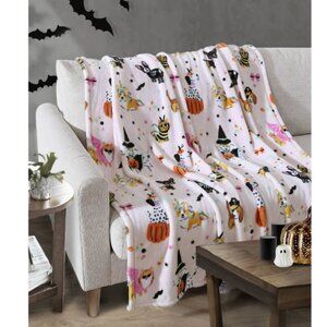 Halloween Dog Costume Carnival Throw Blanket